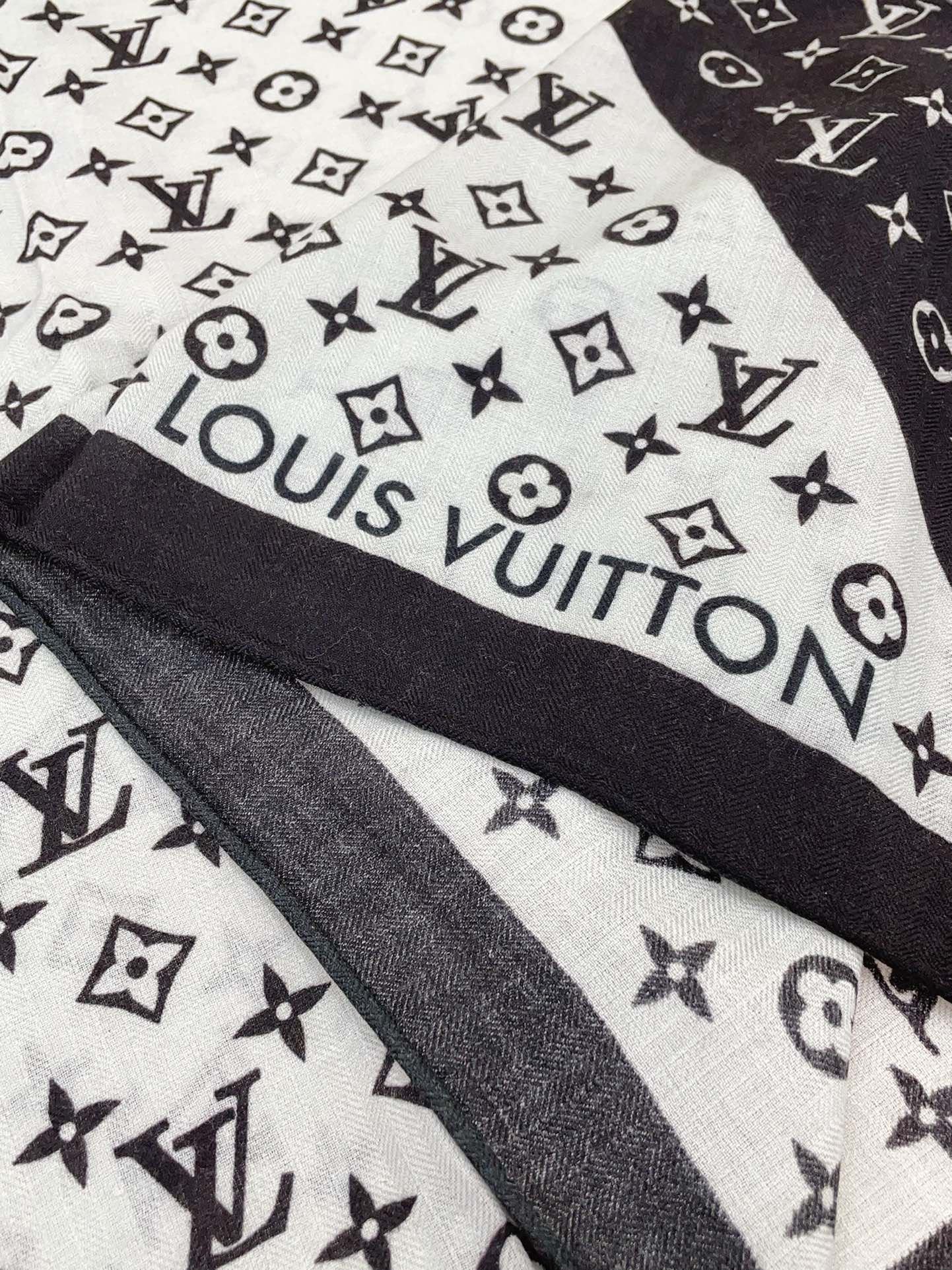 Louis Vuitton Scarf